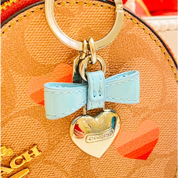 Coach heart keychain - Picture 4 of 7
